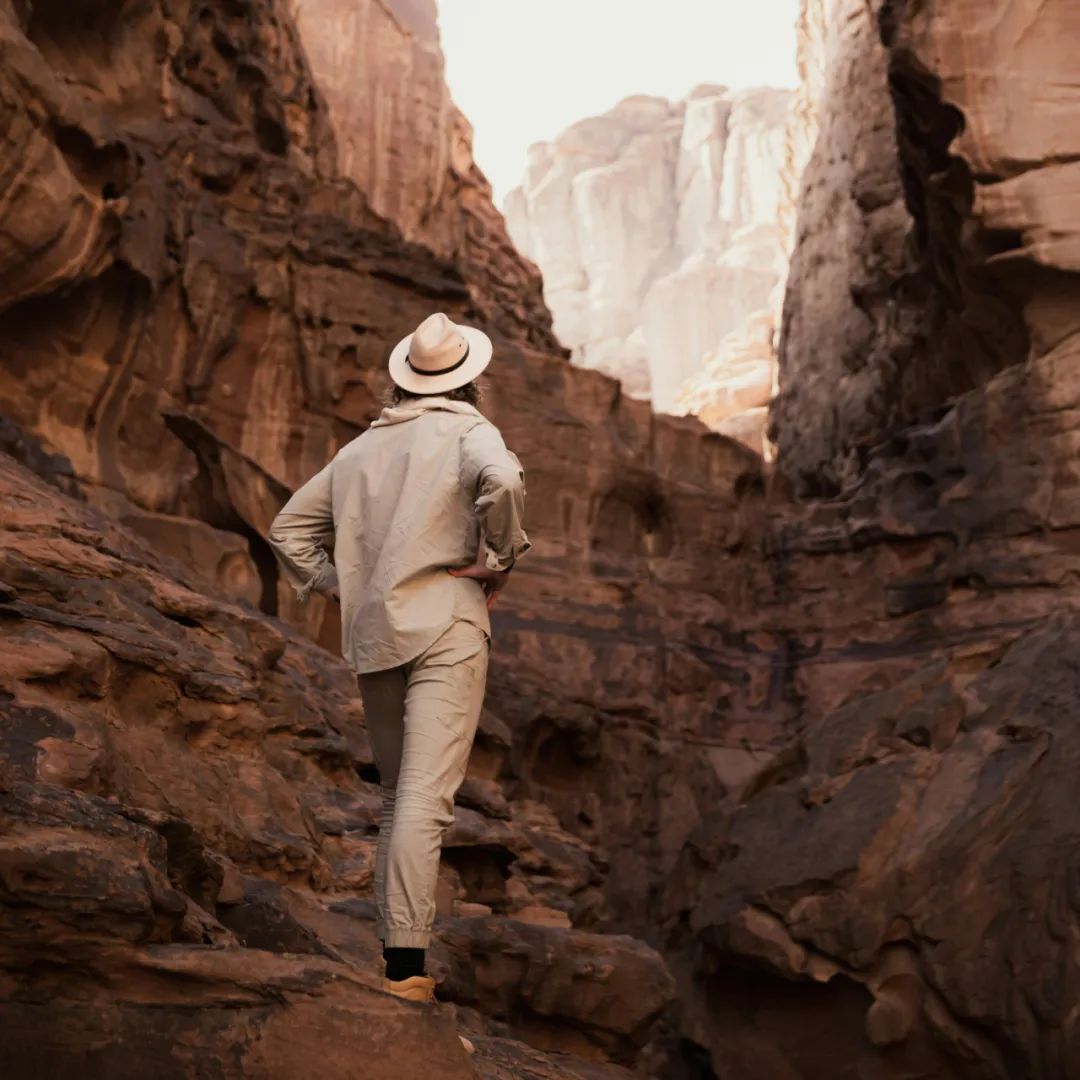 iPhone 15 Pro适用于拍摄空间视频／ChatGPT版的小手机来了／腾讯将在中国独家经营Meta VR头显｜ 将来周刊